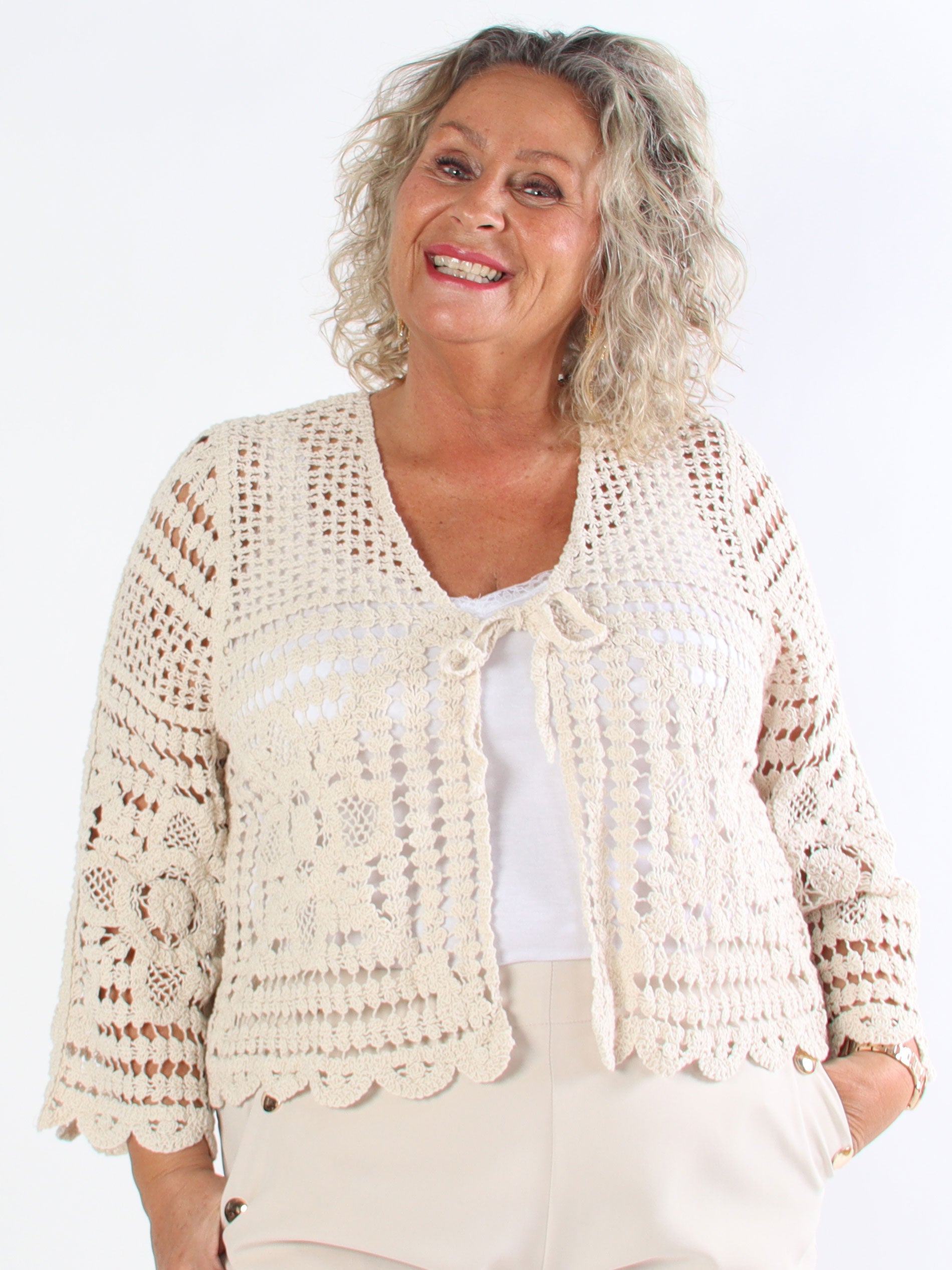 Marina - Sød hæklet plus size cardigan i bomuld